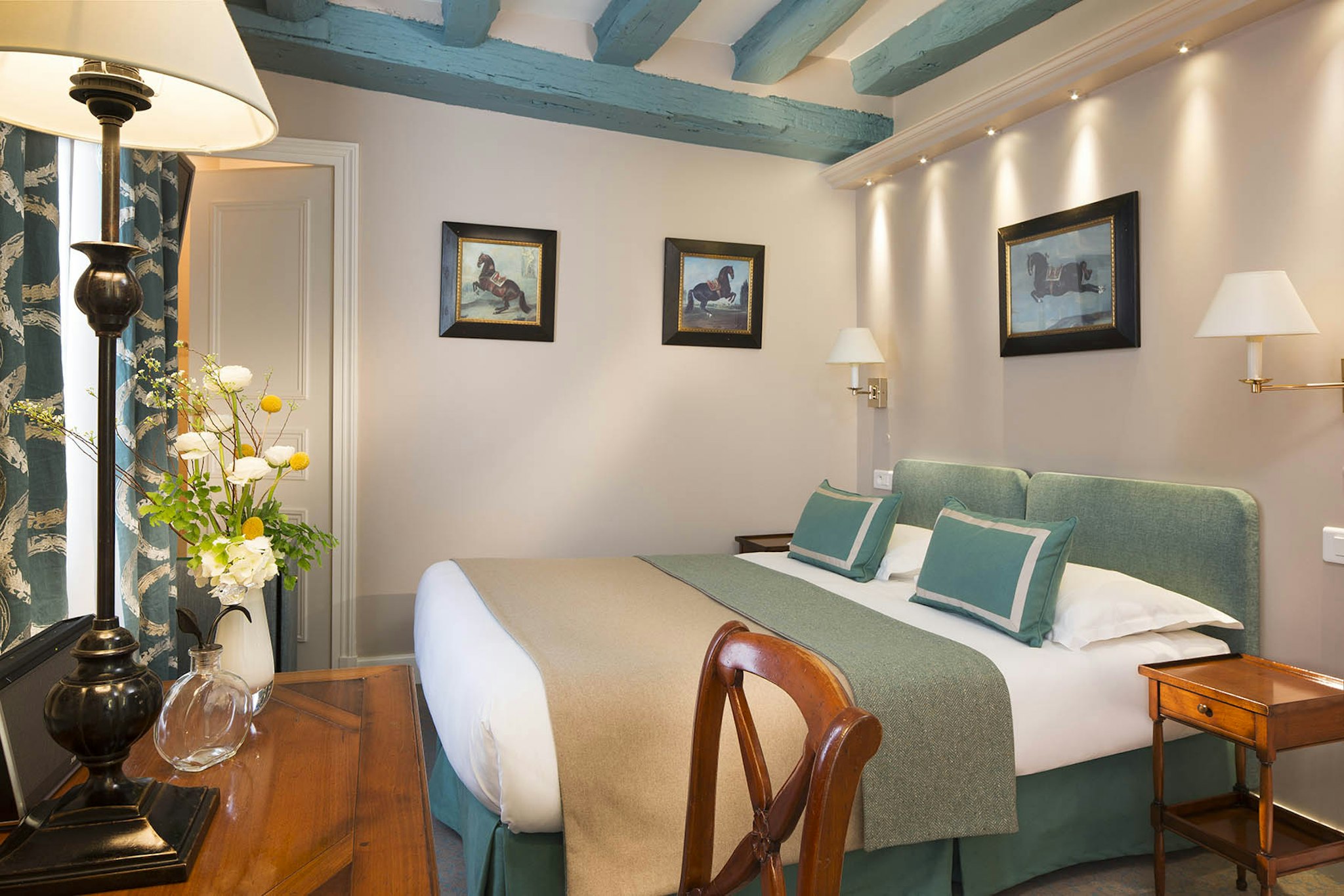 Le Relais Saint Honore 33/42