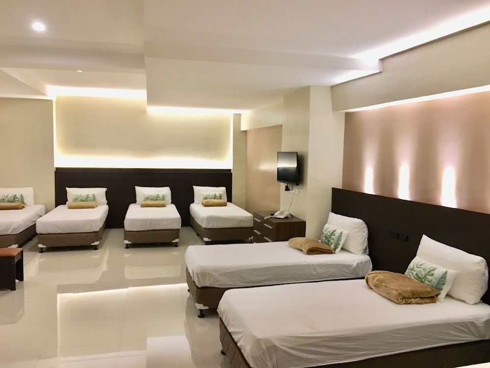 Eon Centennial Resort Hotel & Waterpark 15/28