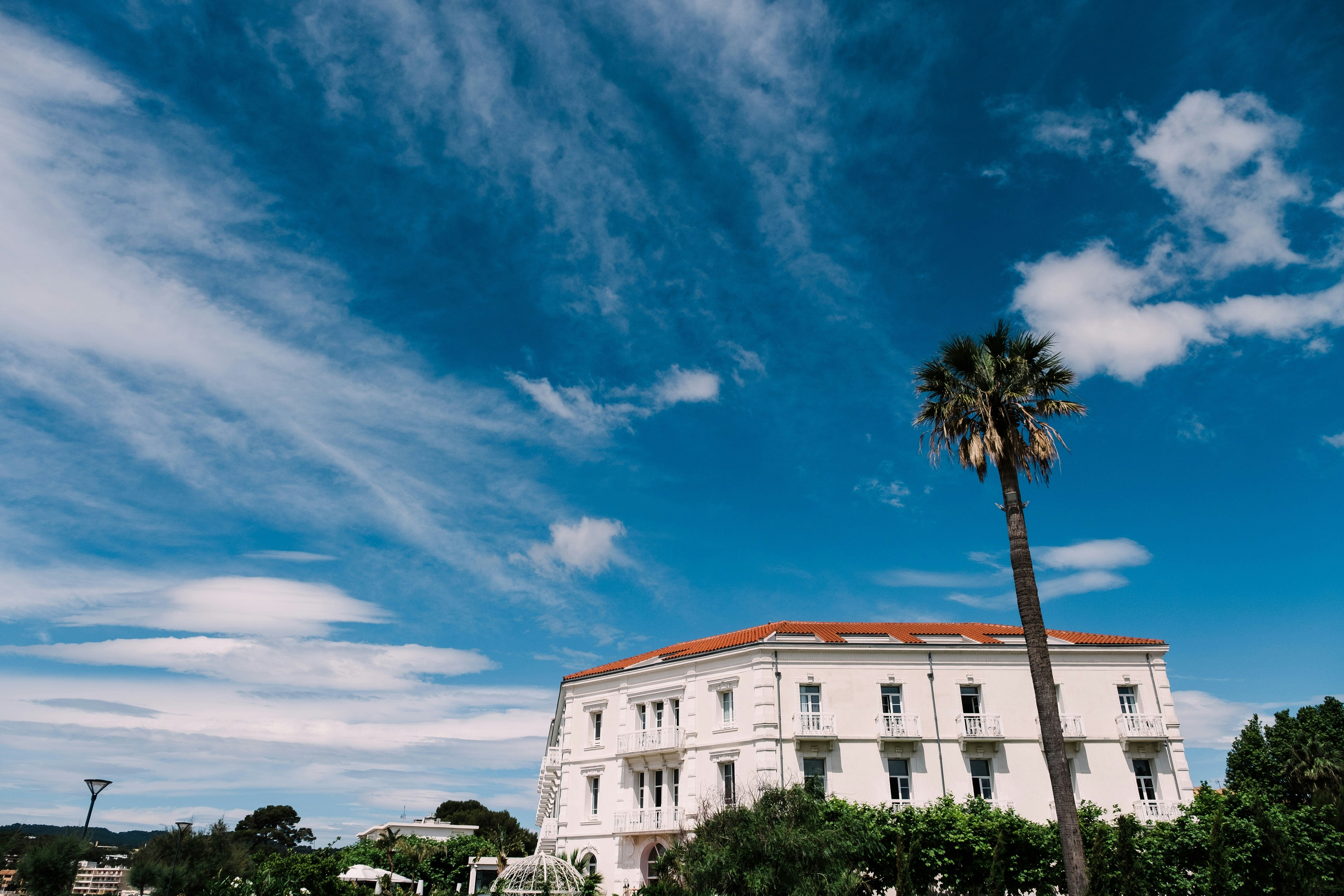 GRAND HOTEL DES SABLETTES PLAGE, CURIO COLLECTION BY HILTON 39/45