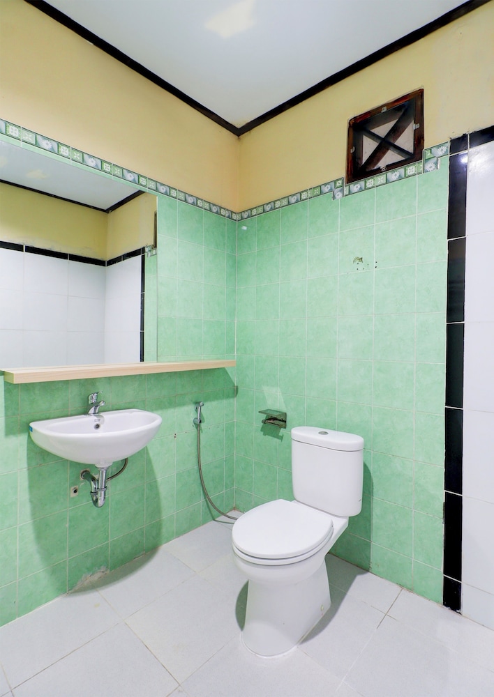 Townhouse Oak Legian Near Legian Beach Formerly Sayang Maha Merta 68/69