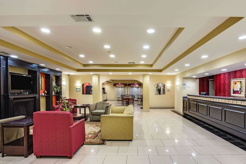 La Quinta Inn & Suites by Wyndham Canton MS 6/37