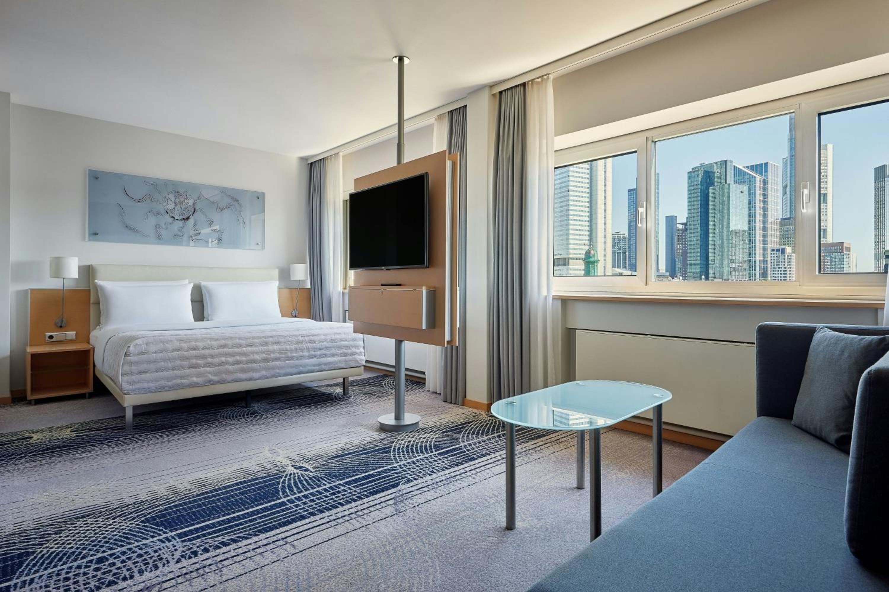 Deluxe, King Bed, Skyline View