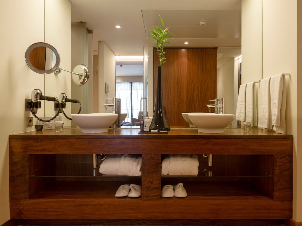 Lagoas Park Hotel 88/100
