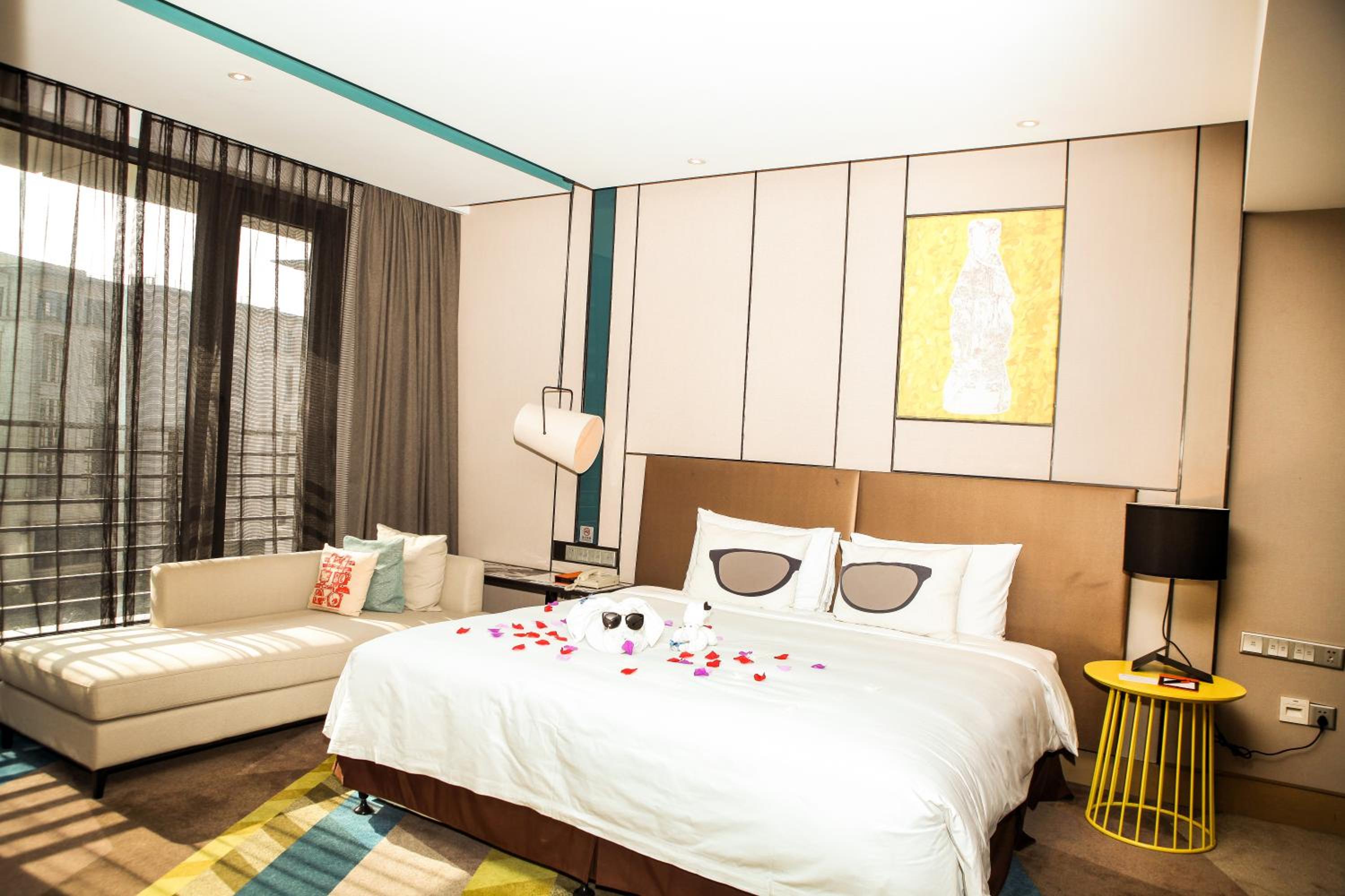 SUPERIOR KING SIZE BED