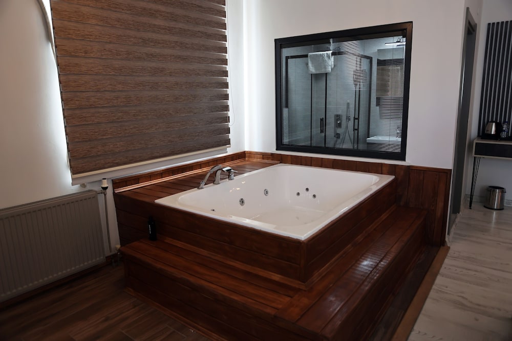 Sar-Per Suites & Hotel 31/31
