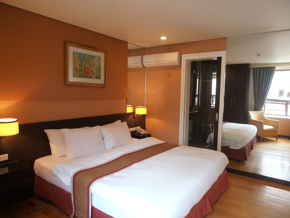 Ciudad Fernandina Hotel 12/69
