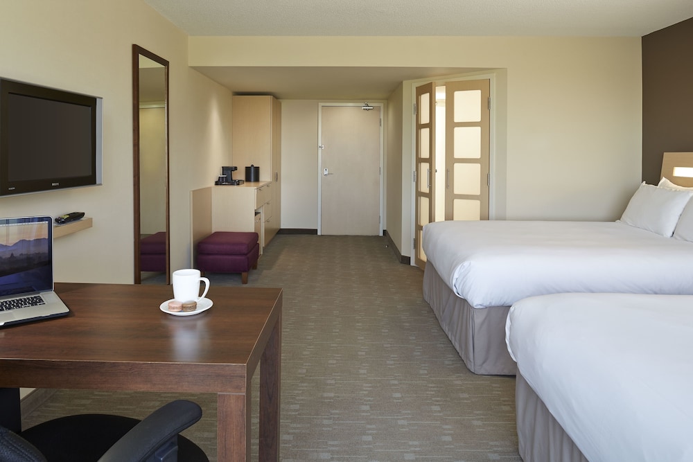 NOVOTEL MONTREAL AIRPORT 13/50