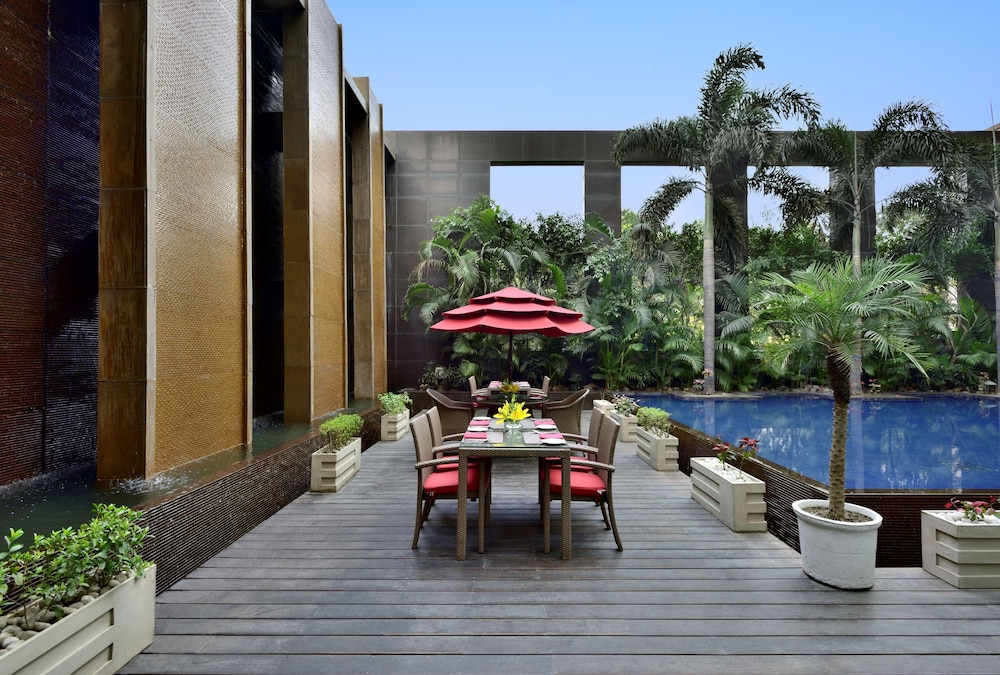 Radisson Noida 65/69