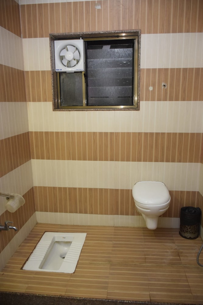 غرفة ديلوكس بسرير كوين، Hotel Vir Sai 5/6