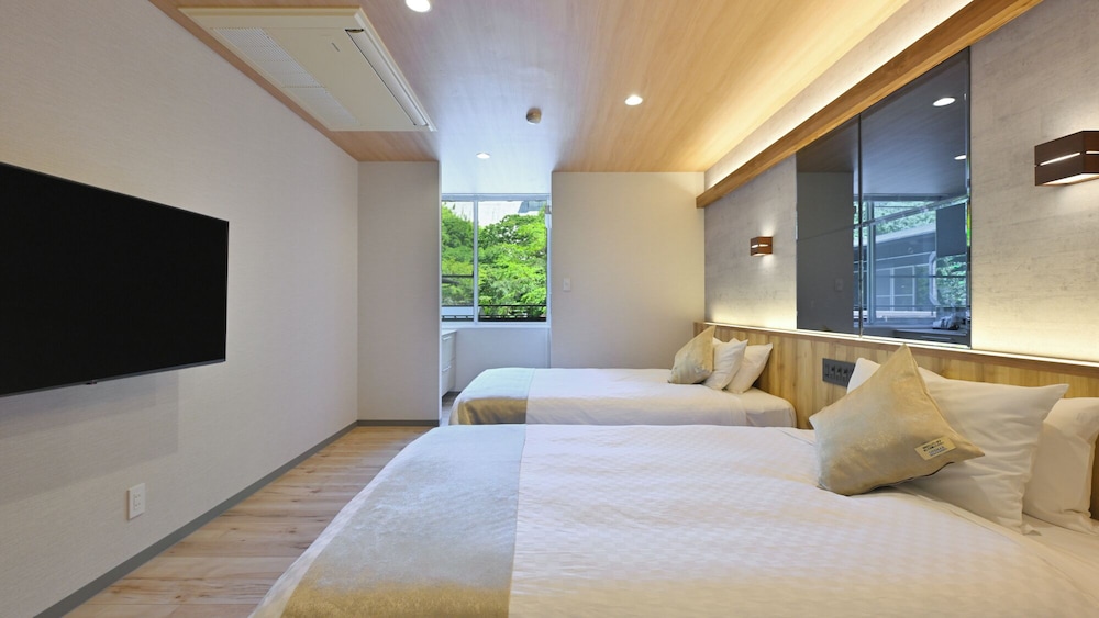 Standard, Twin Beds, Outdoor Bath