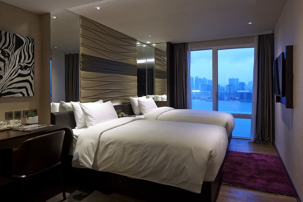 Crafa Harbour Hotel 4/30