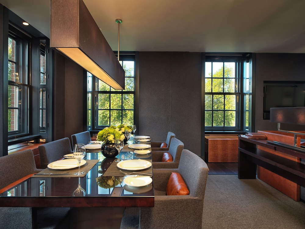 Grosvenor House Suites 40/41