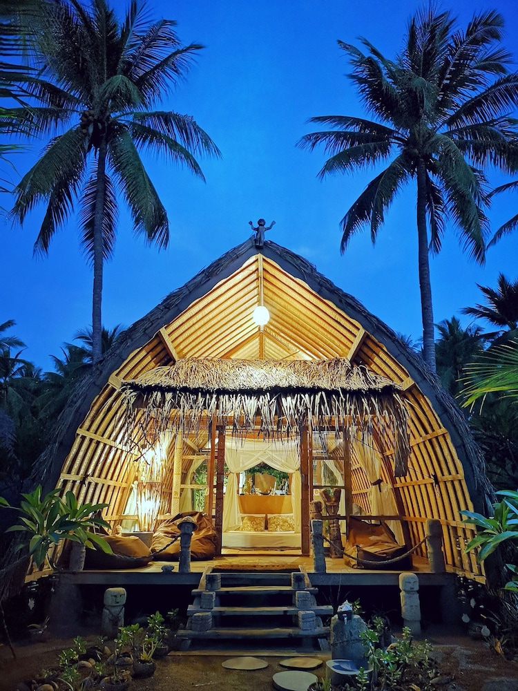 Coconut Garden Beach Resort 2/47
