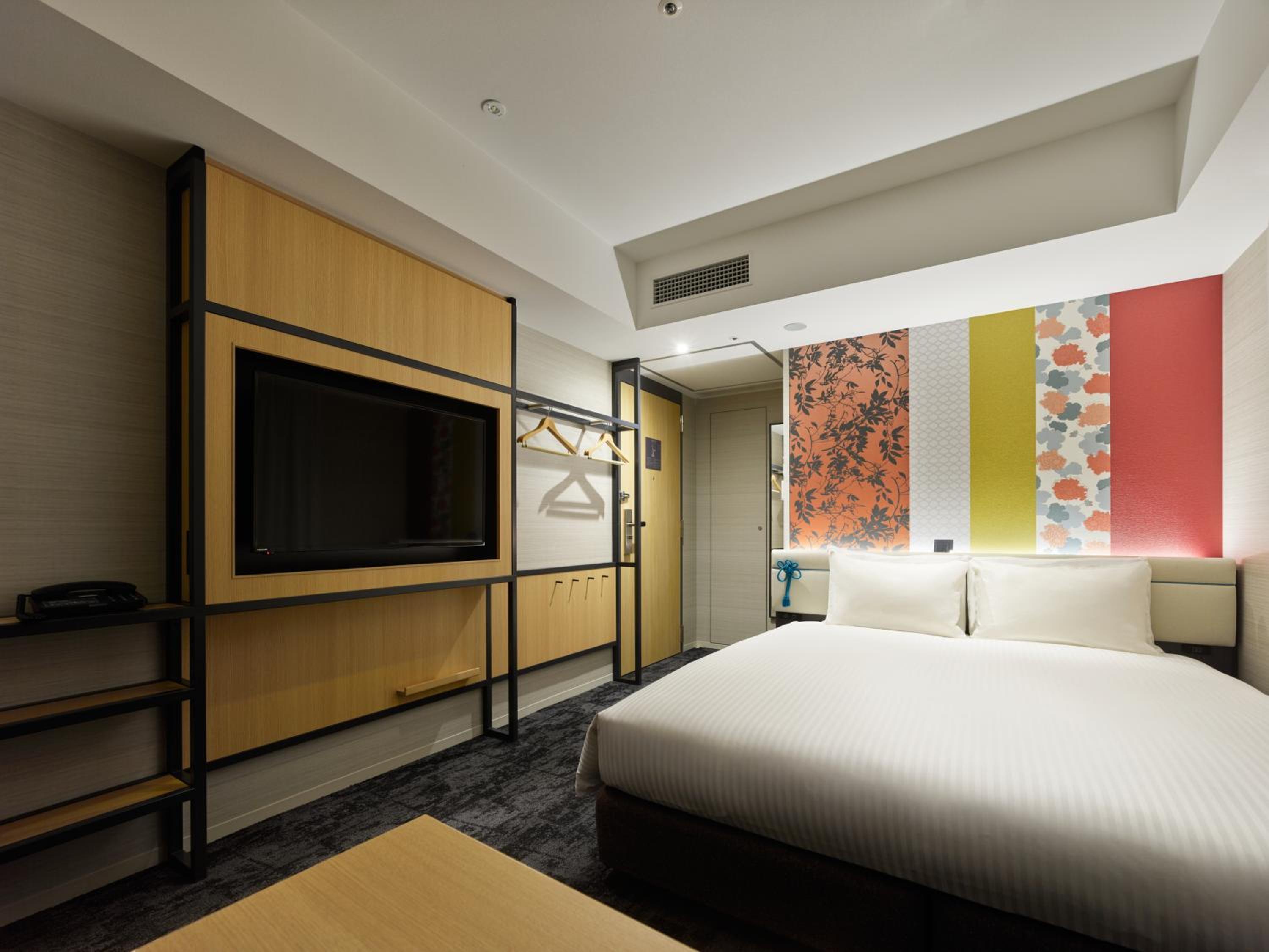 Moderate, Queen Bed, Annex