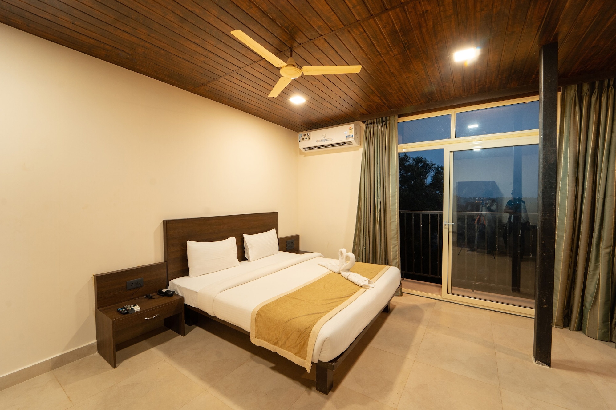 BASIC, DOUBLE BED