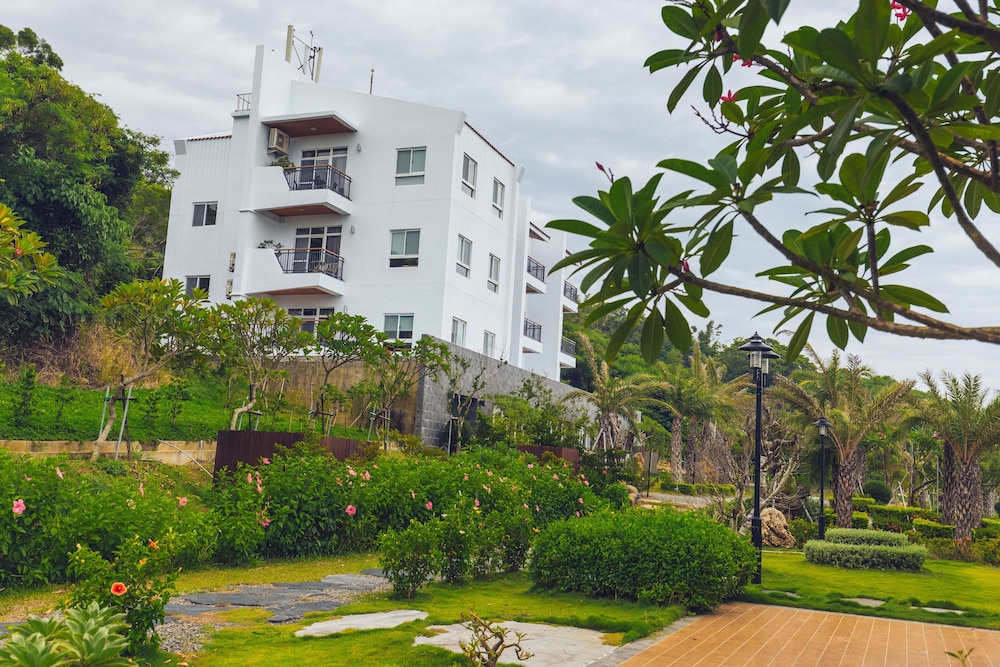 Bay Forest Boutique Hotel 62/72