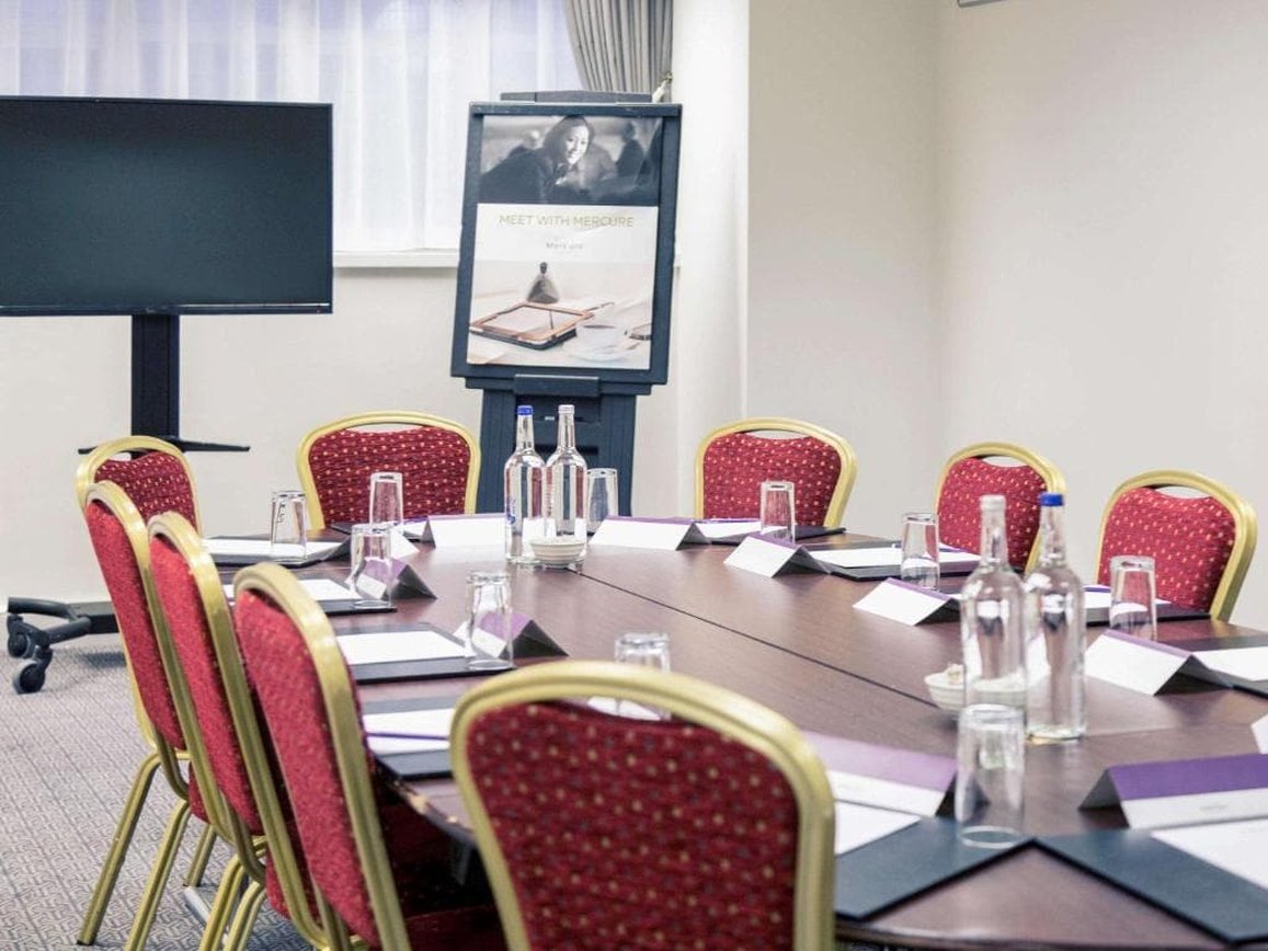 Bristol Grand Hotel By Sunday 34/43