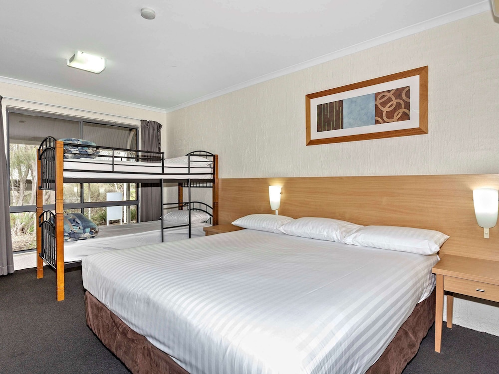 Ibis Styles Canberra Eaglehawk 30/65