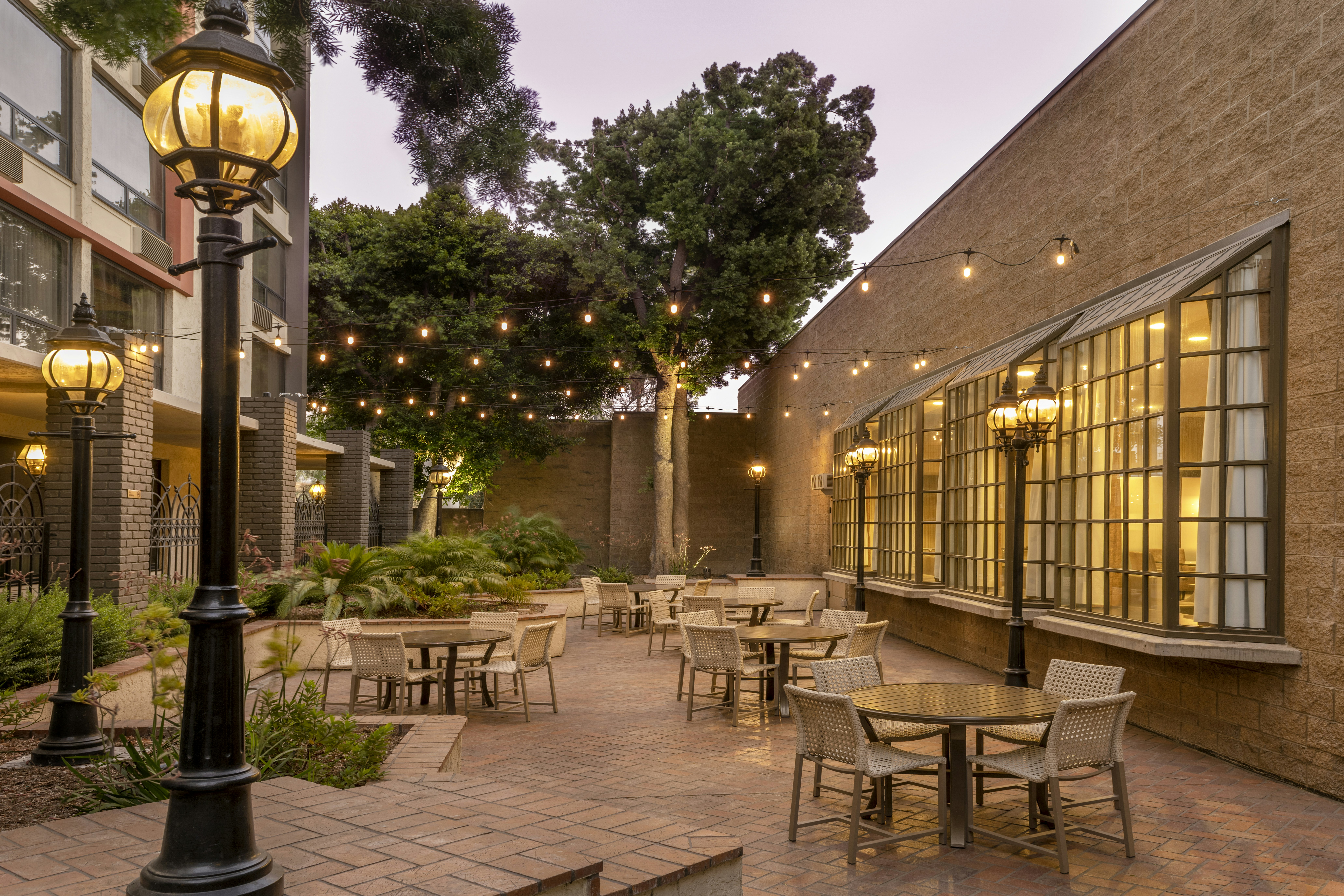 DoubleTree by Hilton Hotel San Bernardino 22/32