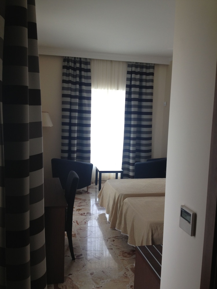 Grand Harbour Hotel 17/45