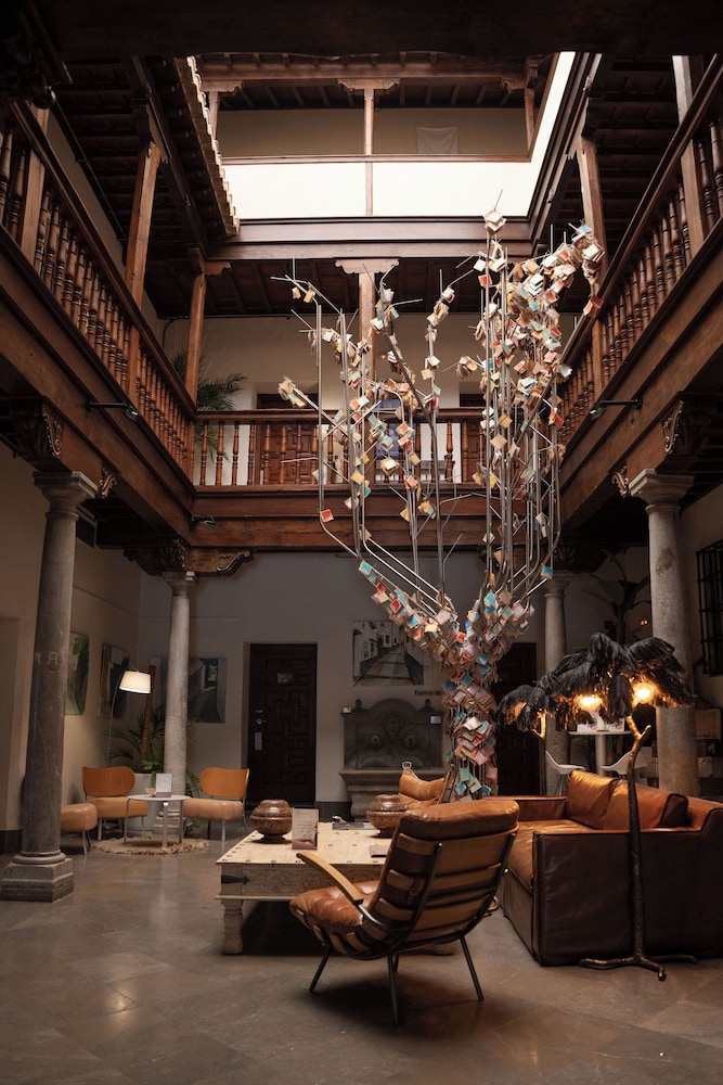 Gar Anat Hotel Boutique 70/81