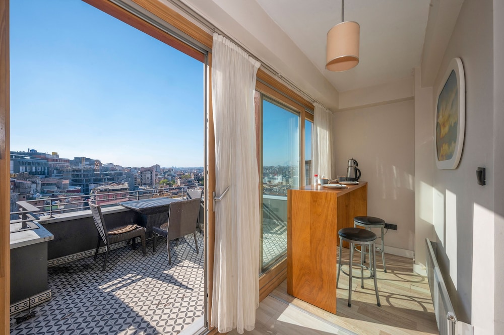 T-Loft Residence 36/70