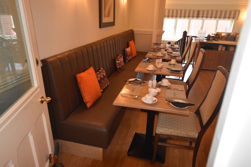 Taunton House Hotel 47/51