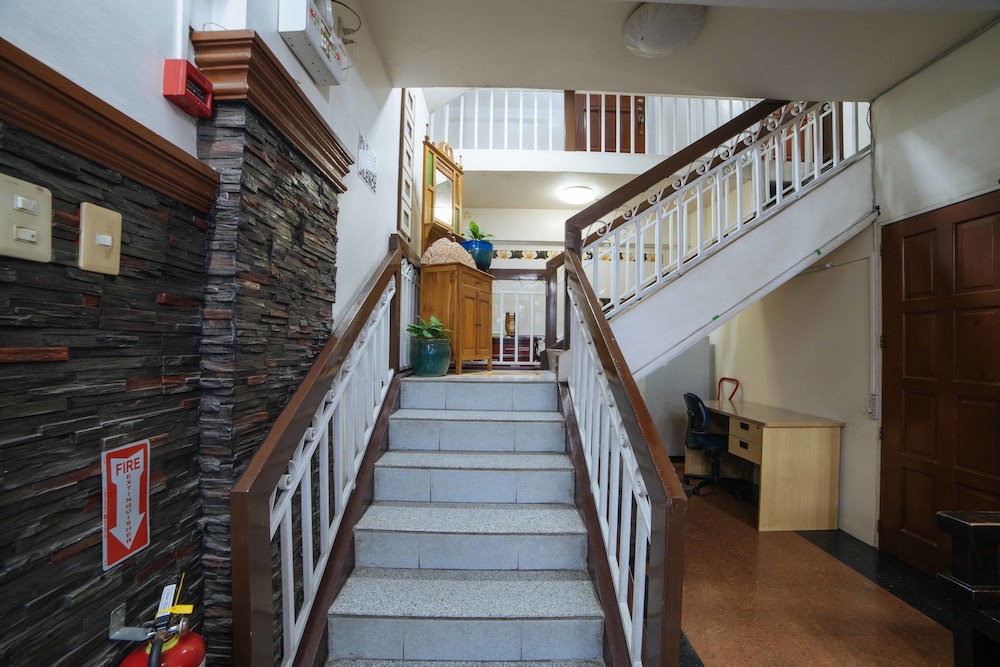 L Mansion 2 Palanan Makati City 2/18