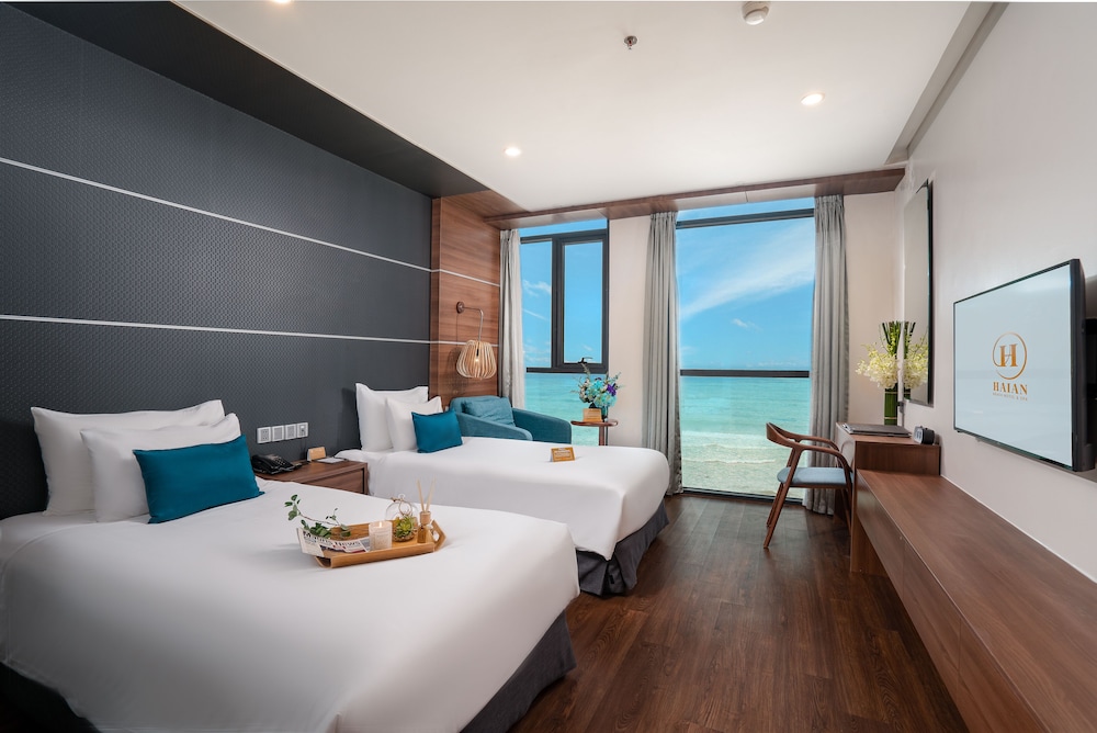 Deluxe, Twin Beds, Beach Front