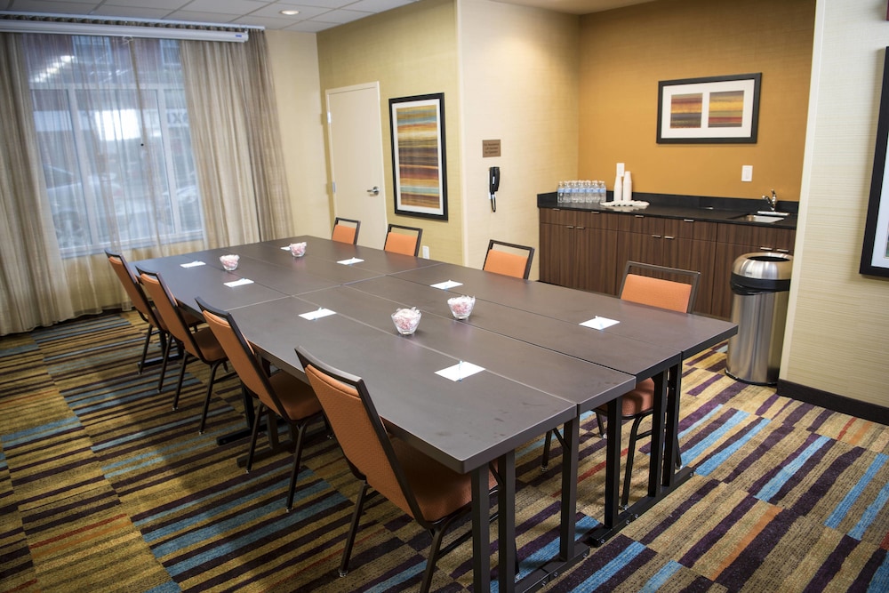 FAIRFIELD INN & SUITES CINCINNATI UPTOWN/UNIVERSITY AREA 41/50