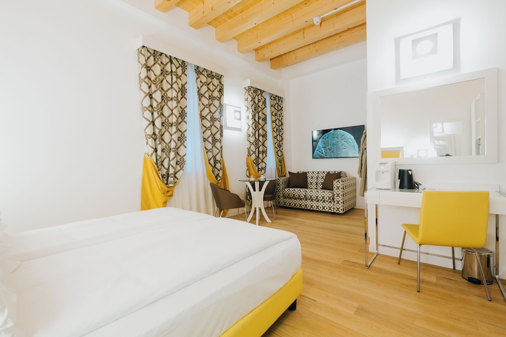 ROOM, TRIPLE, ANNEX