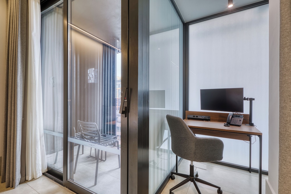 Onyx Hotel 137/163