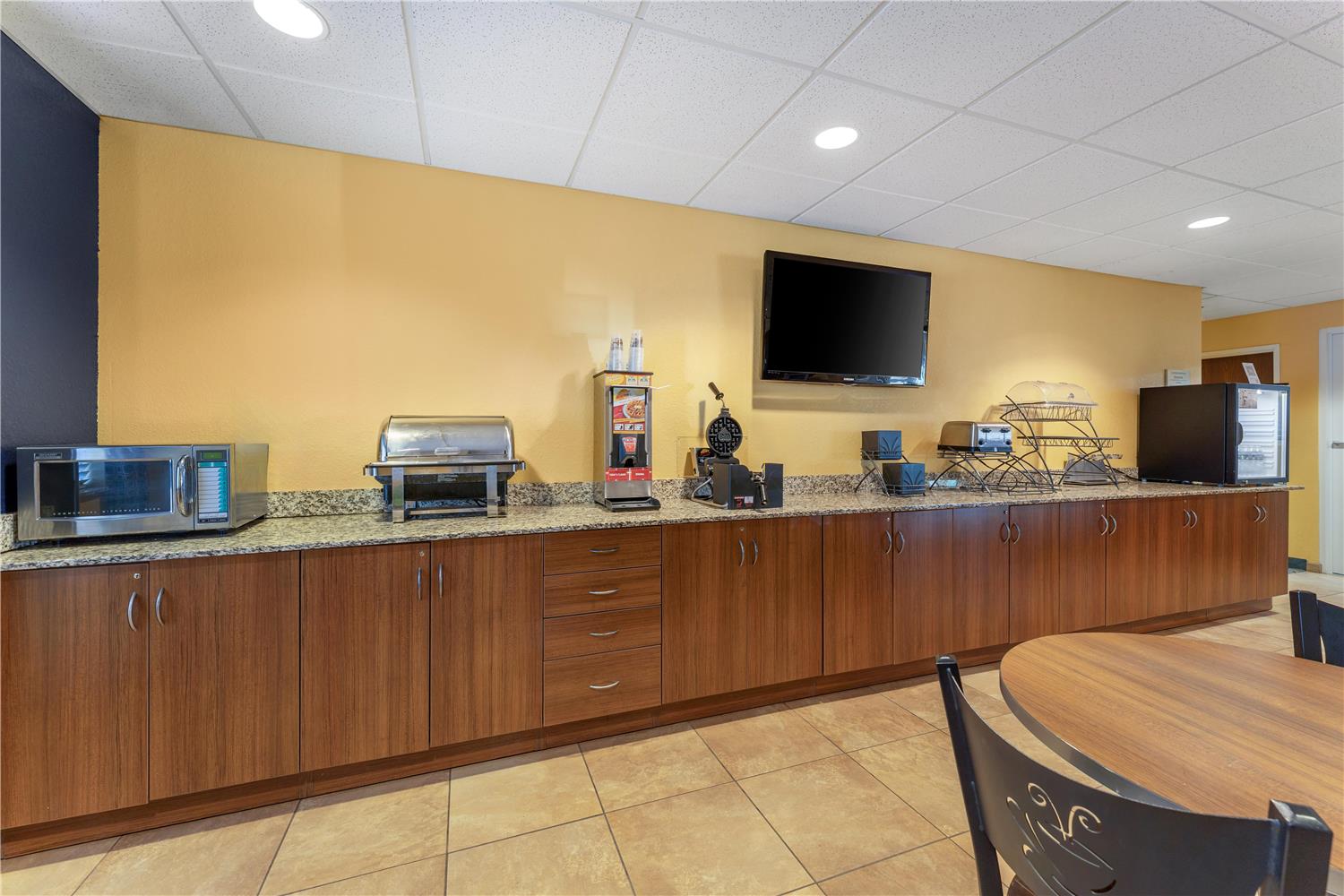 Surestay Plus Hotel By Best Western Keyser 10/12