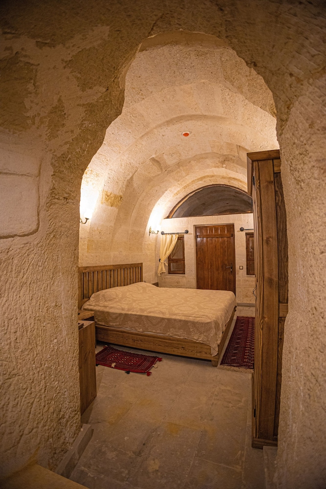 Pietra Cave Suites 9/49