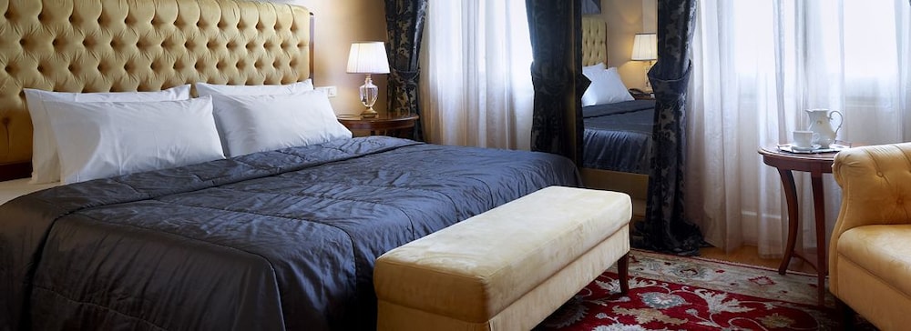 Grande Bretagne Hotel 26/53