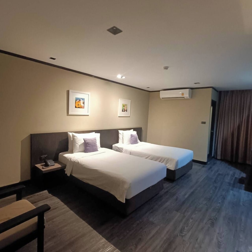 Bangkok Inter Place Hotel 24/72