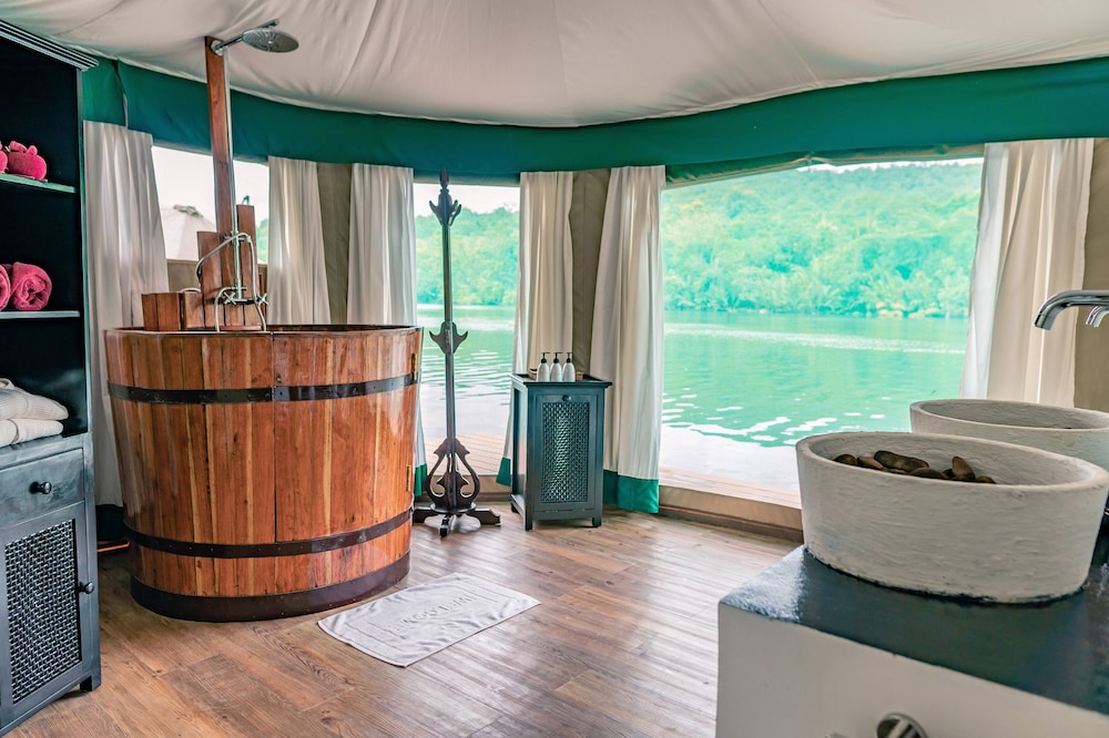 4 Rivers Floating Lodge 5/50