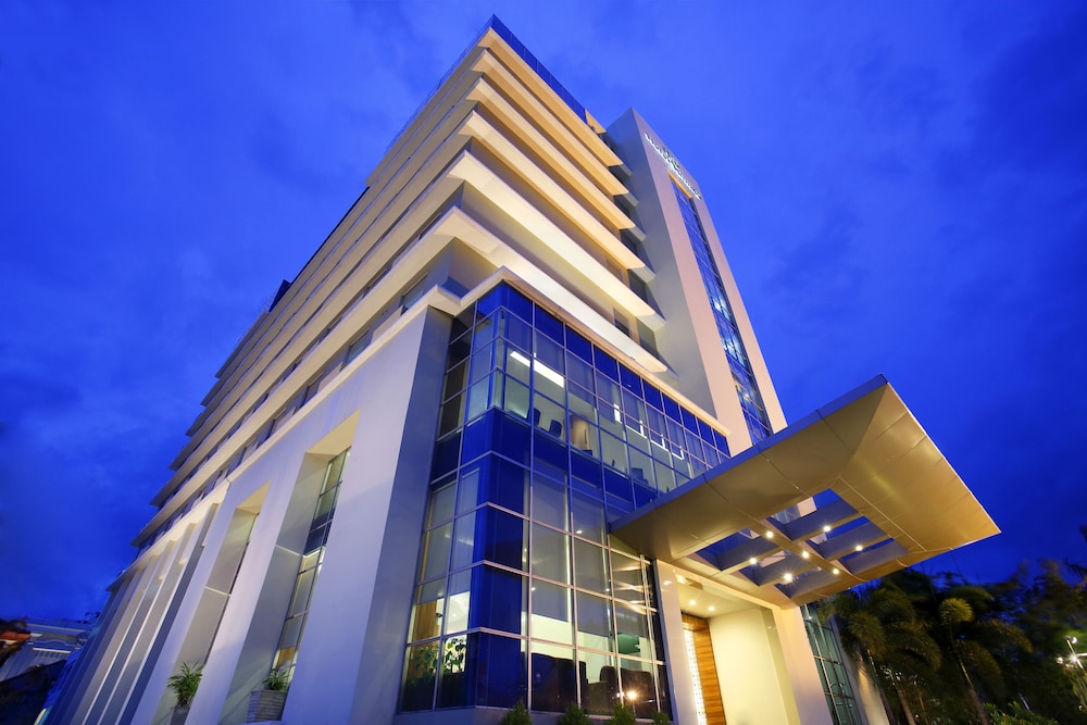 Hotel Santika Makassar 2/37