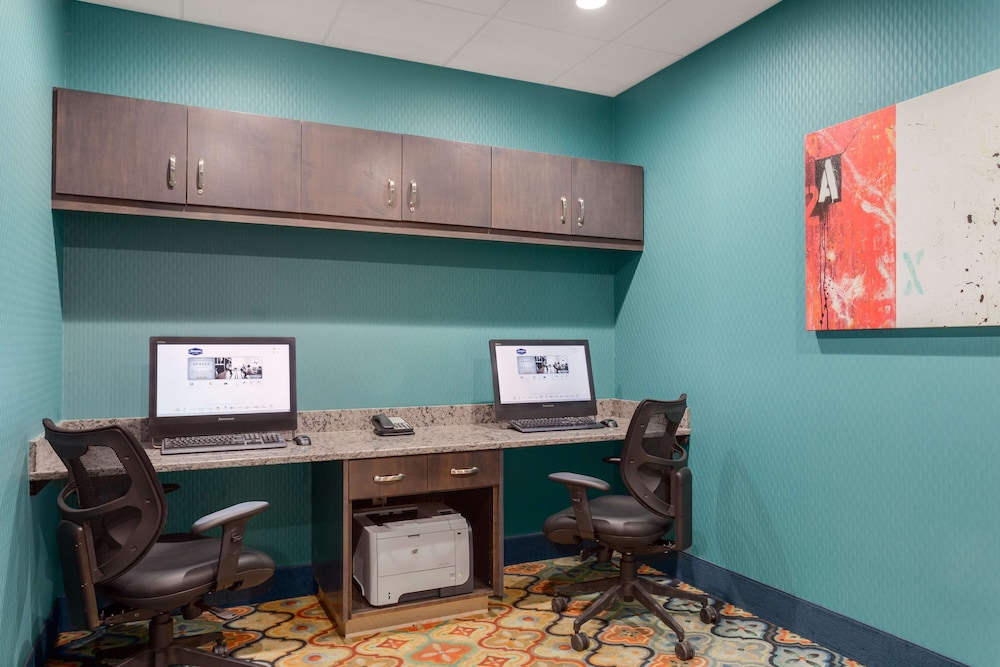Hampton Inn Suites West Des Moines Sw Mall Area Ia 37/41