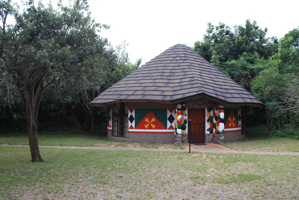 Gooderson Dumazulu Lodge and Traditional Village 30/50