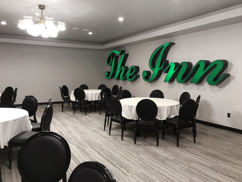 The Inn Hotel Lake Okoboji, Ascend Hotel Collection 24/50