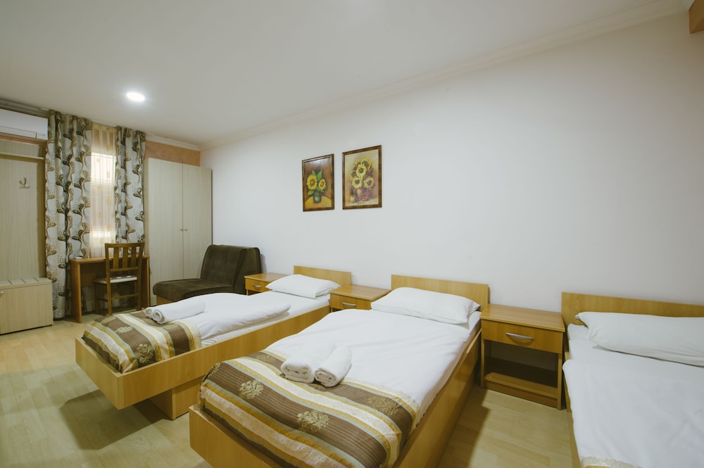 Hotel Flowers 25/71