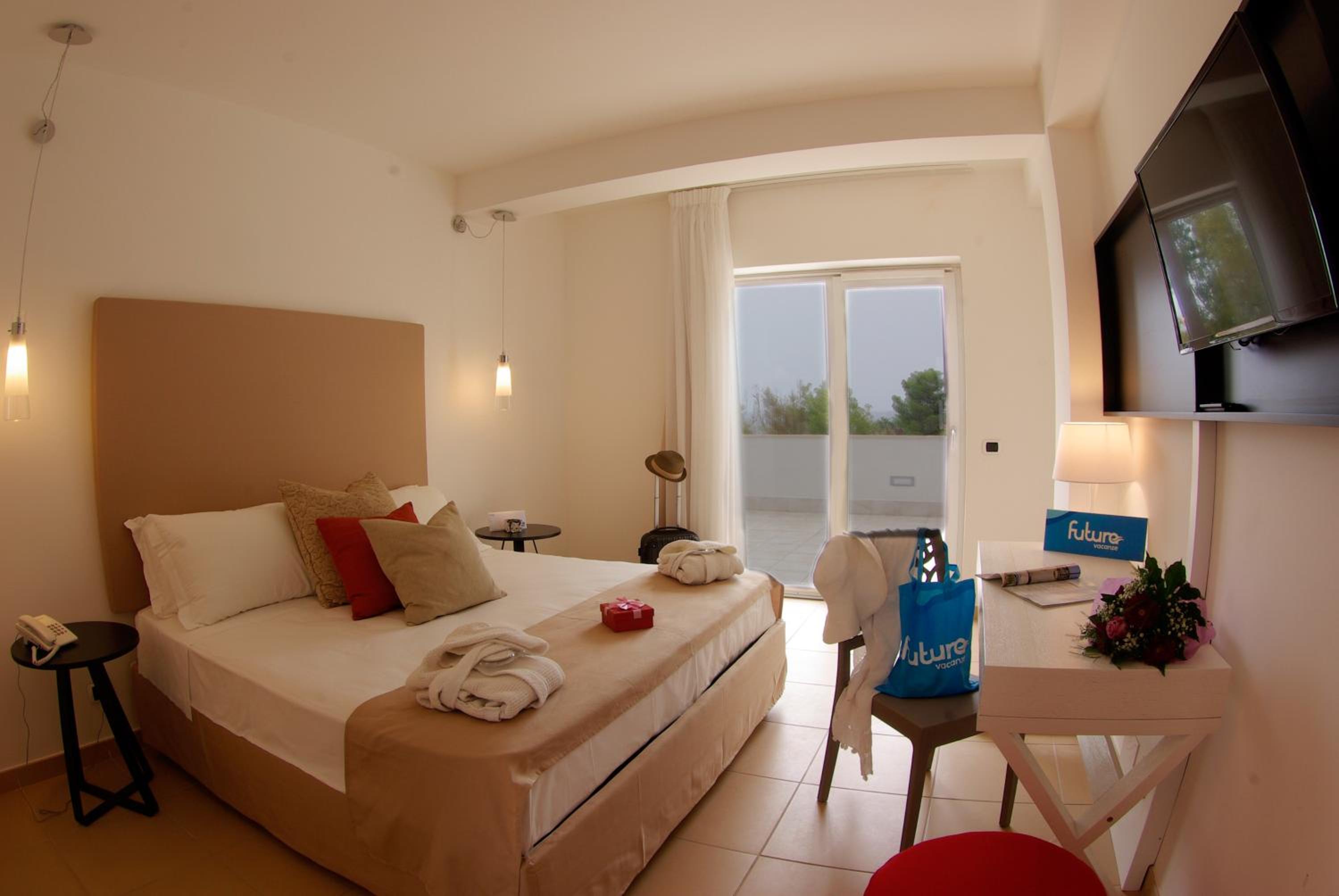 Room, Double Bed