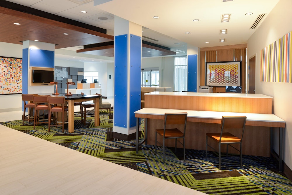 Holiday Inn Express And Suites Ottumwa 6/67