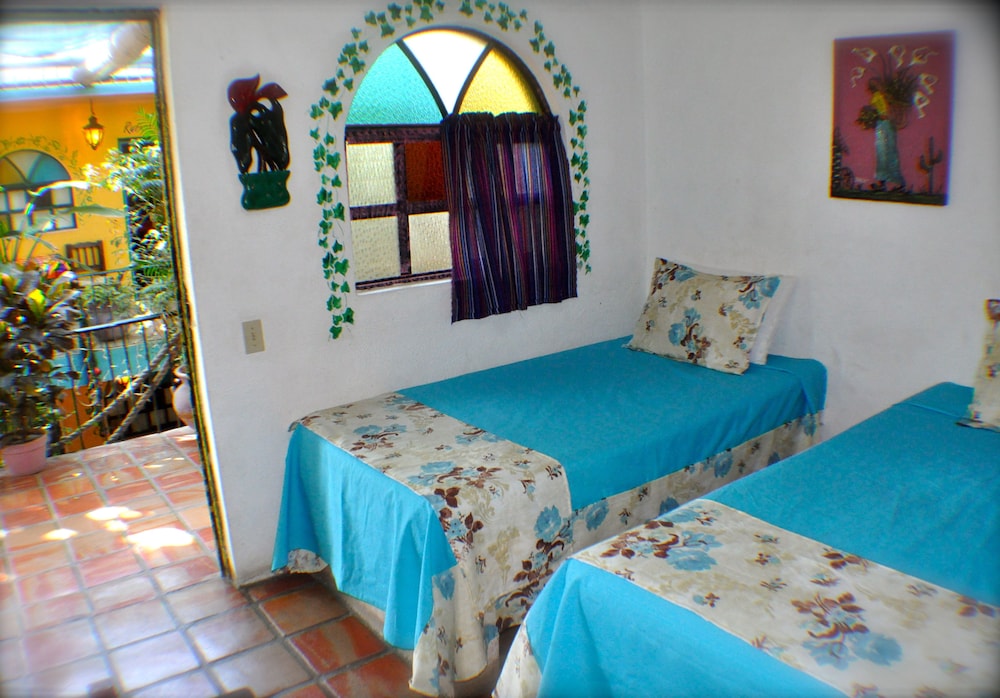 Cabo Inn Hotel 39/61