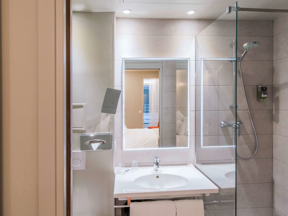 Mercure Paris Pont de Levallois Neuilly 7/43