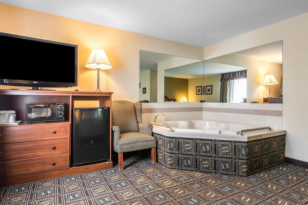 Comfort Inn Weirton - Steubenville 15/39