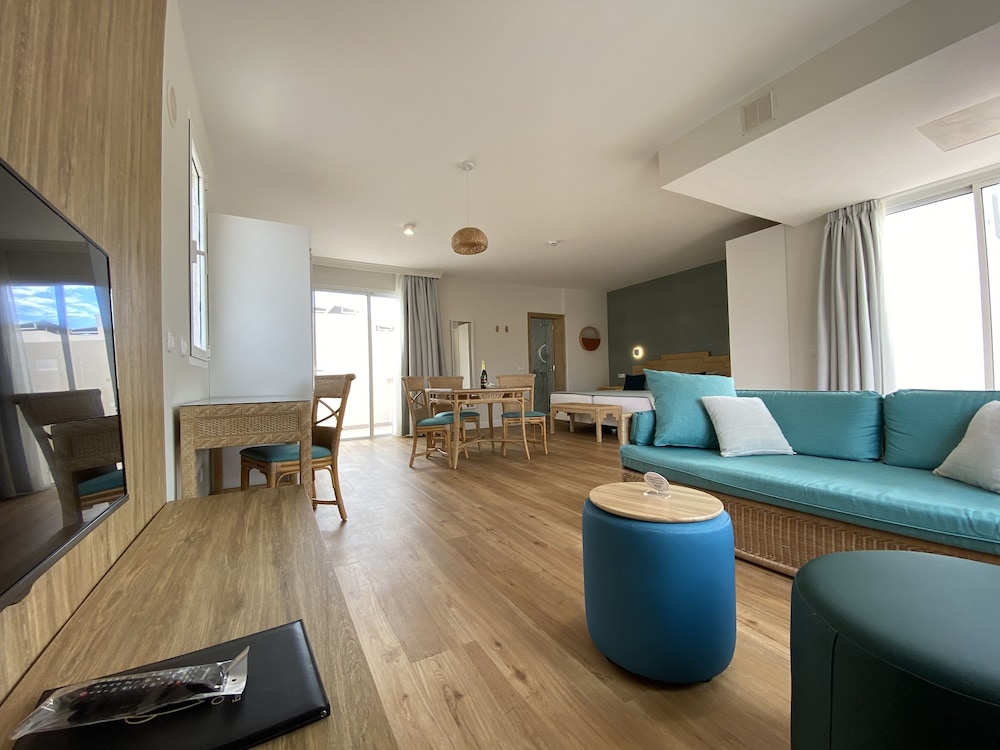 Hotel Esmeralda Maris by LIVVO 43/71