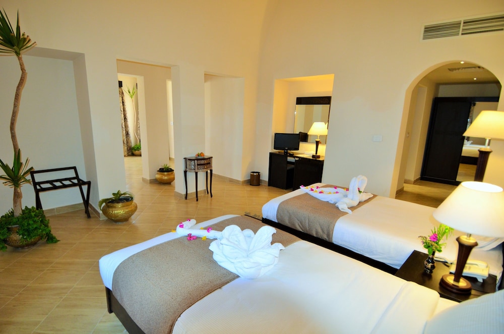 ROHANOU BEACH RESORT AND ECOLODGE 12/35