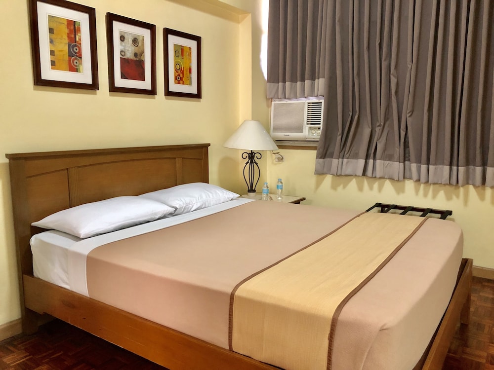 Tropicana Suites 16/74